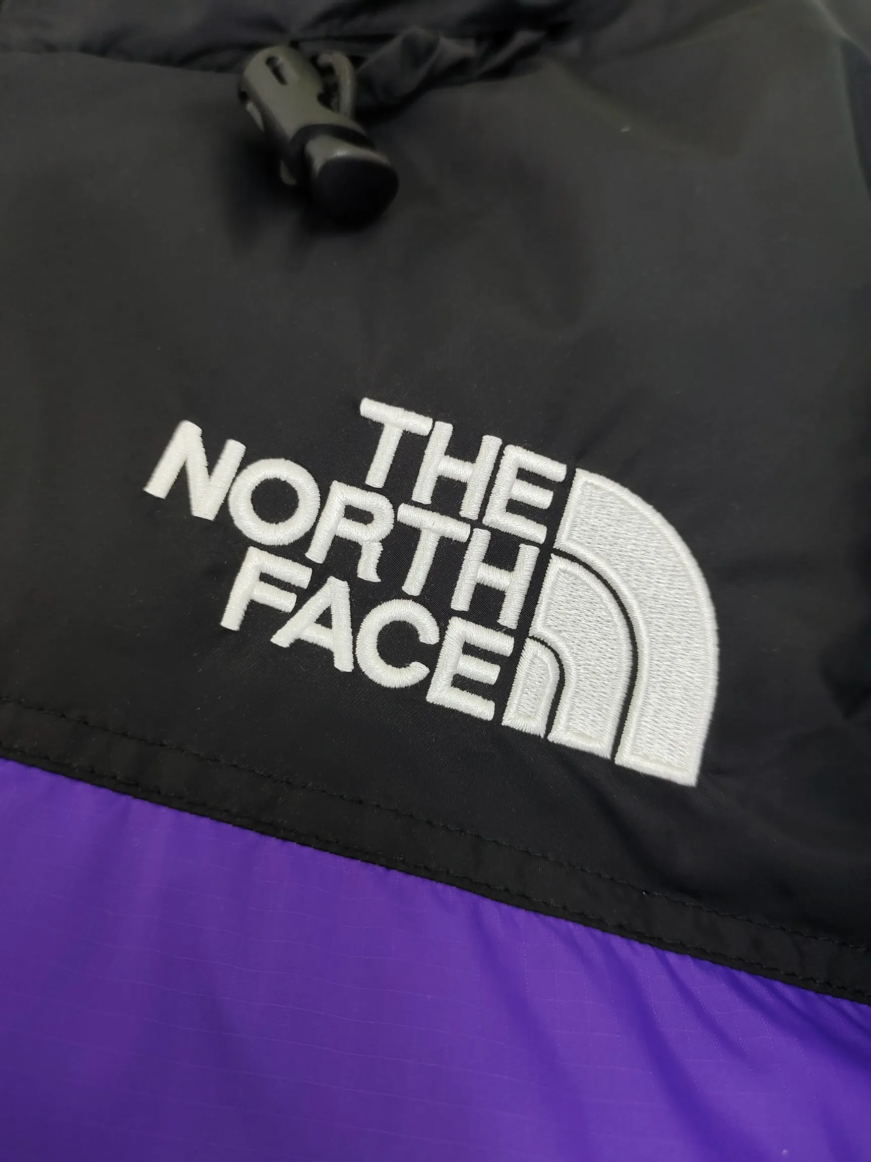The North Face Classic 1996 ， Quality ， ，YKK ISO 9000Quality ZP ， Premium ， ， ， Lightweight 。Classic ， 。 。 Purple Size：XS-XXL
